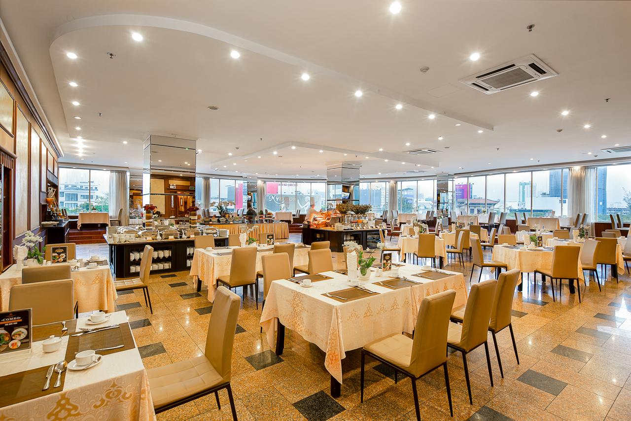 Nhà hàng tại Khách sạn Mường Thanh luxury Sông Hàn 