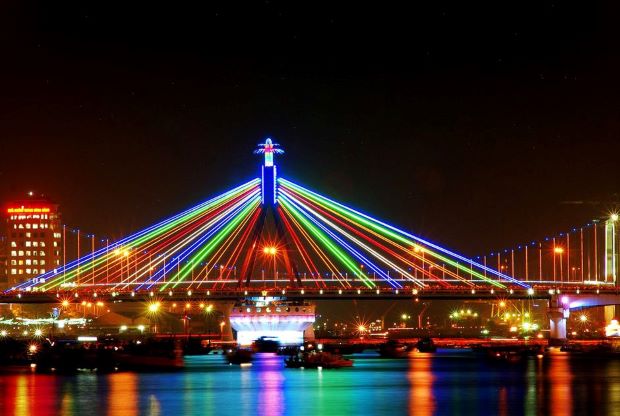 Top 8 địa điểm du lịch Đà Nẵng - Cầu sông Hàn