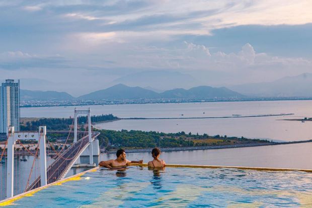 Top 8 khách sạn Đà Nẵng có hồ bơi vô cực sang trọng bậc nhất