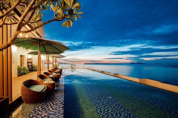 Top 10 khách sạn Đà Nẵng view biển - Khách sạn Haian Beach Hotel Spa