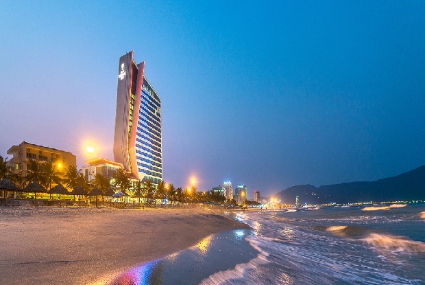 khách sạn đà Nẵng cao cấp gần biển