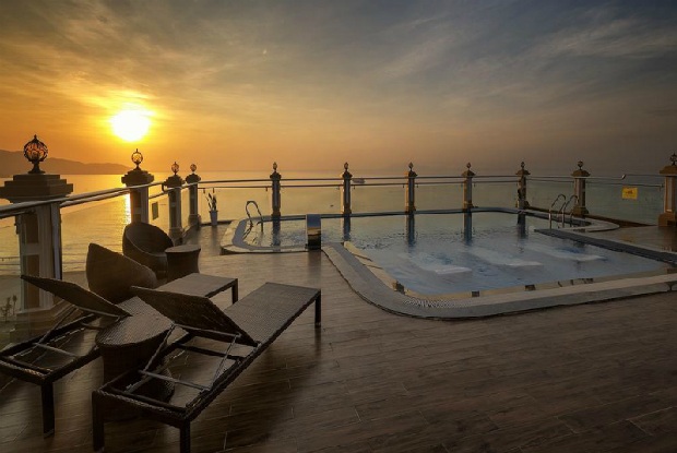 Khách sạn Đà Nẵng 4sao có hồ bơi