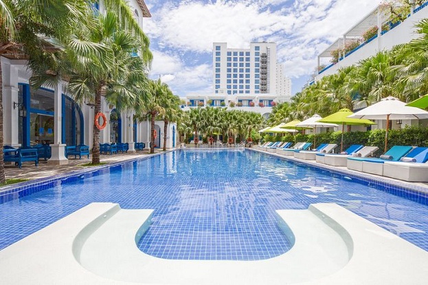 Khách sạn Risemount Đà Nẵng 5 sao có hồ bơi