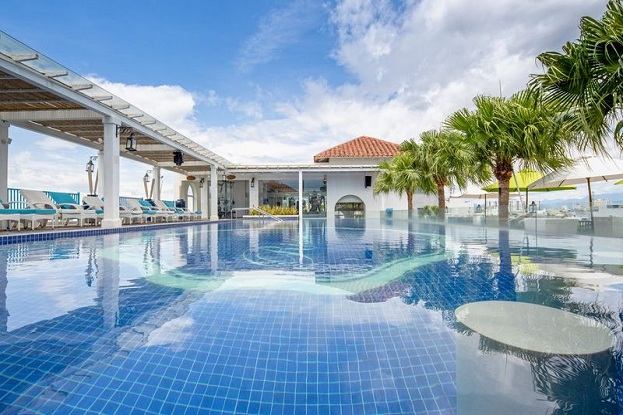 Khách sạn Risemount Đà Nẵng với hồ bơi siêu đẹp